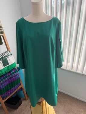 Vince camuto green dress with tulip sleeves NWT